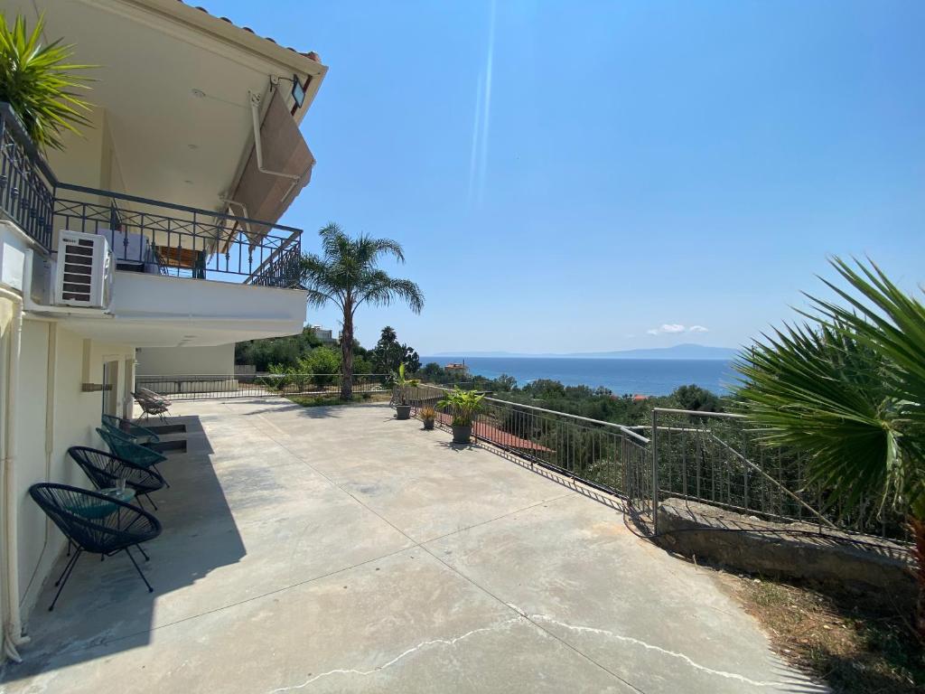 Βεράντα με θέα θάλασσα